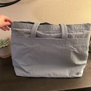 Lululemon blue tote bag with laptop and other pockets!